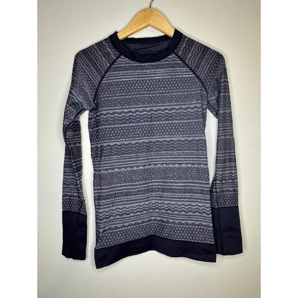 Lululemon Seamless Long Sleeve Top Gray‎ Black Athletic Fit